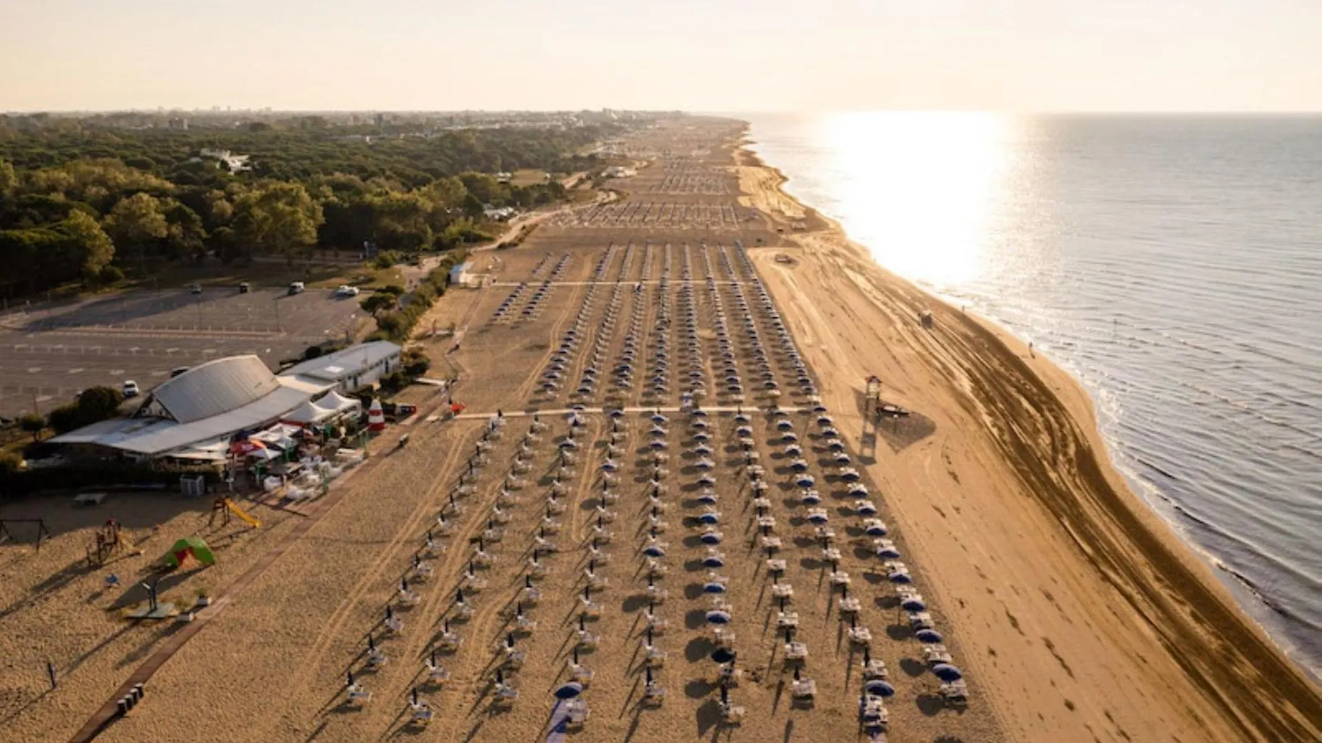 Beachfront Apartment With A Big Terrace Bibione
