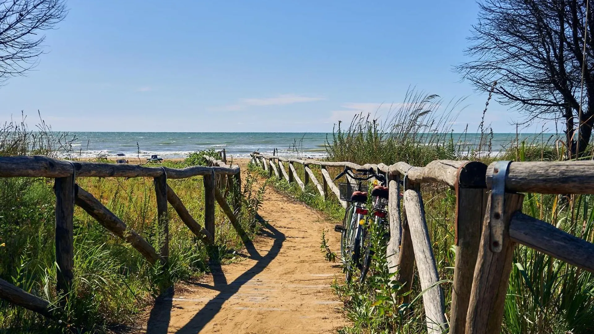 Beachfront Apartment With A Big Terrace Bibione