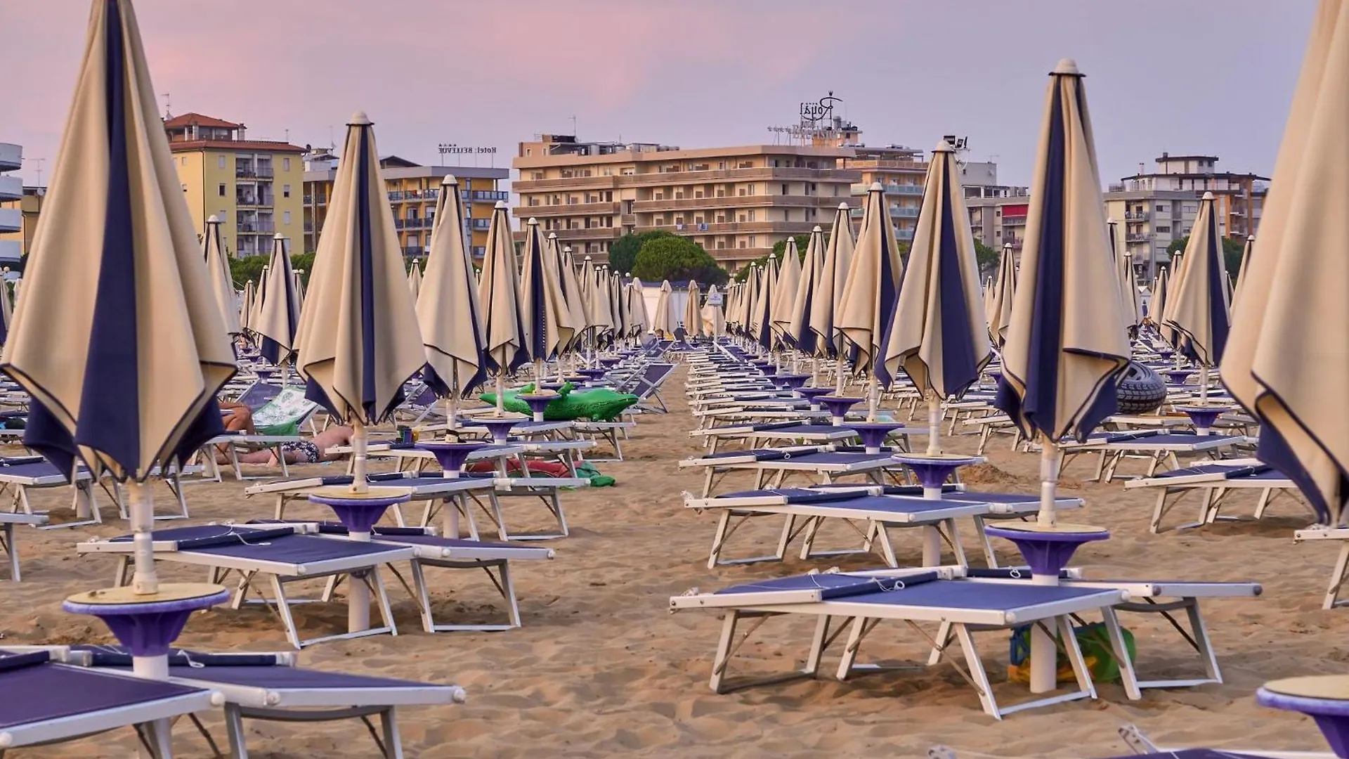Beachfront Apartment With A Big Terrace Bibione