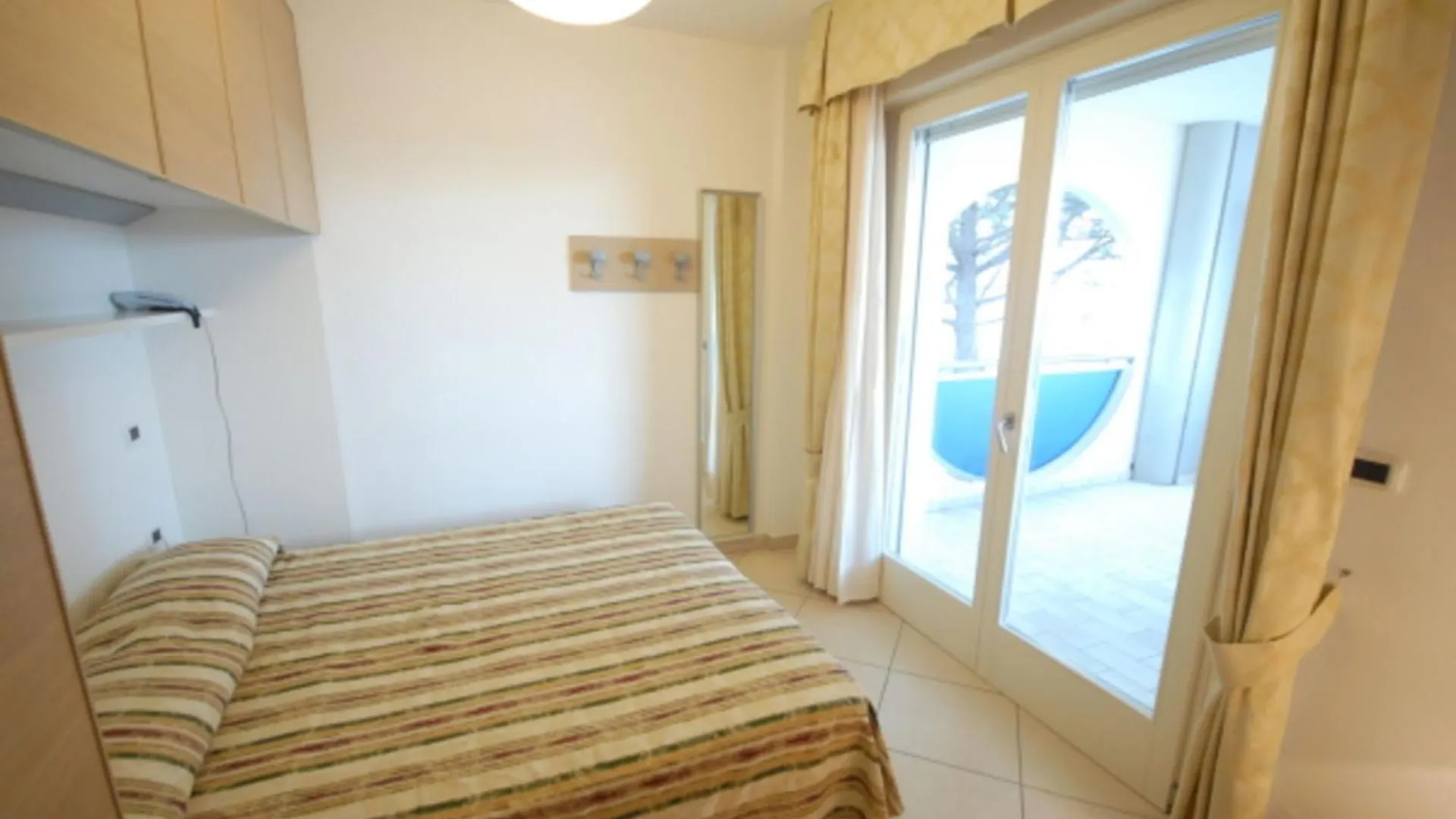 Beachfront Apartment With A Big Terrace Bibione
